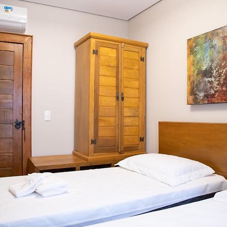 ESPAÇO 250 - Apto mobiliado, 3 quartos, sendo uma suíte, banheiro social, cozinha completa, sala de estar, ar condicionado, tv e internet Tiradentes Extérieur photo