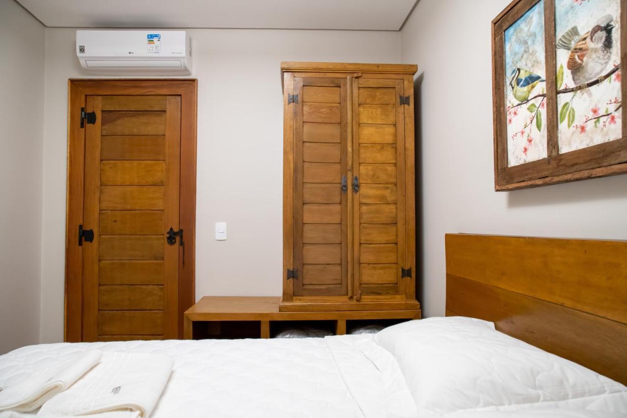 ESPAÇO 250 - Apto mobiliado, 3 quartos, sendo uma suíte, banheiro social, cozinha completa, sala de estar, ar condicionado, tv e internet Tiradentes Extérieur photo