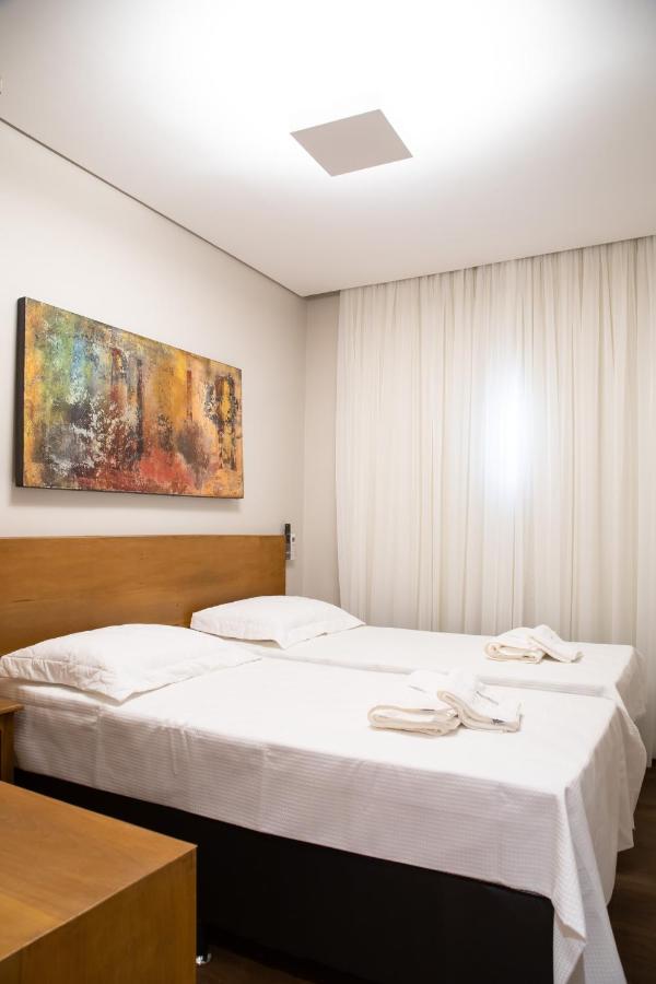 ESPAÇO 250 - Apto mobiliado, 3 quartos, sendo uma suíte, banheiro social, cozinha completa, sala de estar, ar condicionado, tv e internet Tiradentes Extérieur photo